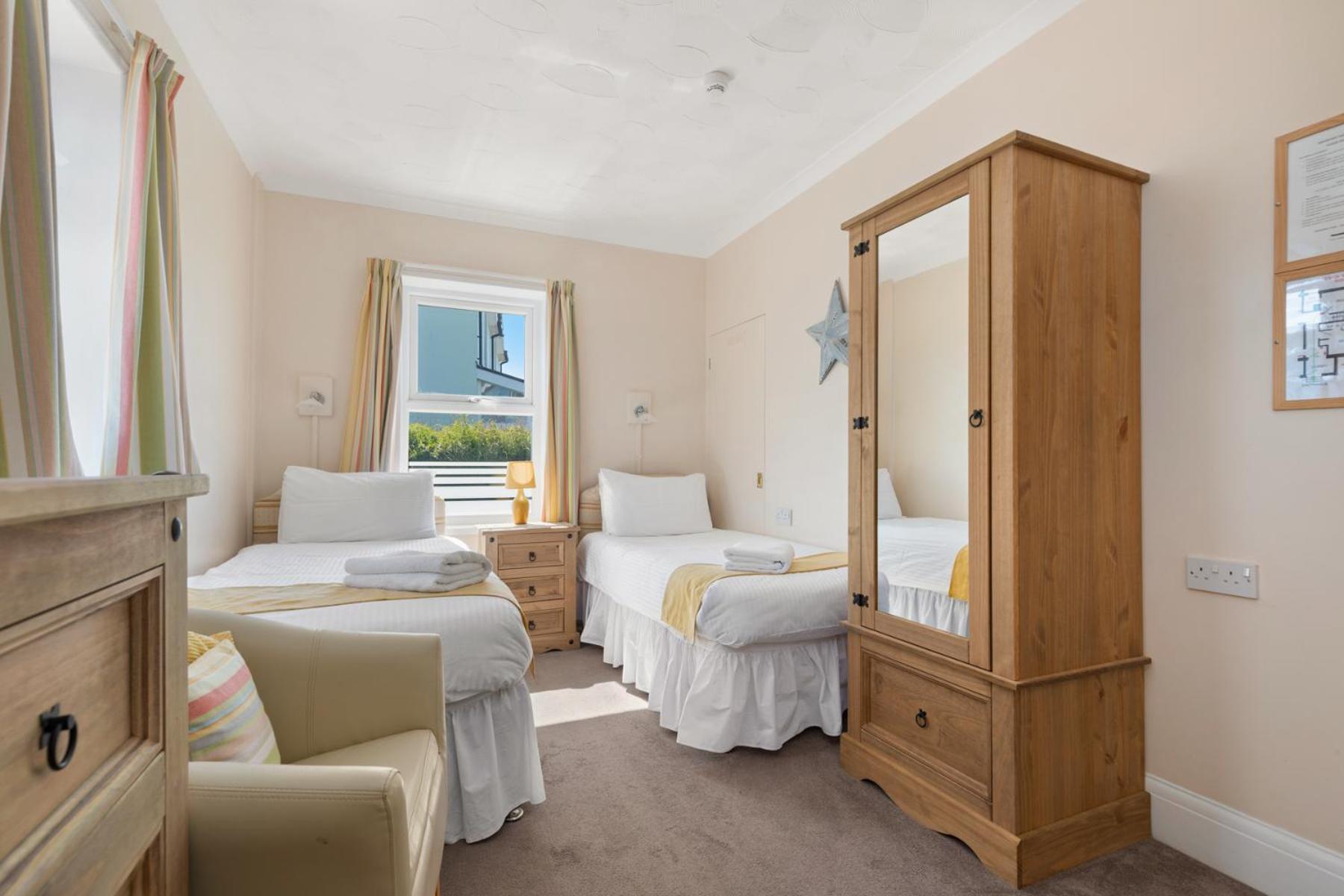 Anchor Guest House Haverfordwest Δωμάτιο φωτογραφία